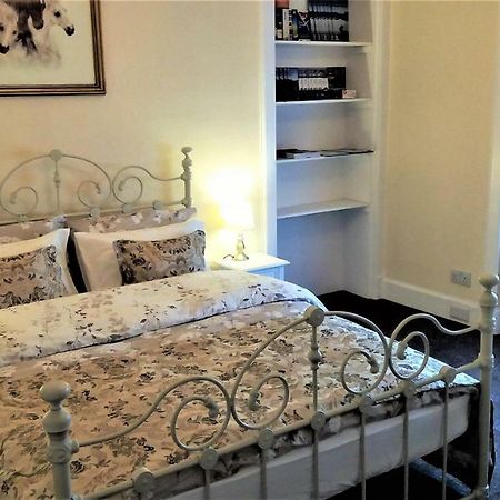 Cozy Central Apartment インヴァネス エクステリア 写真