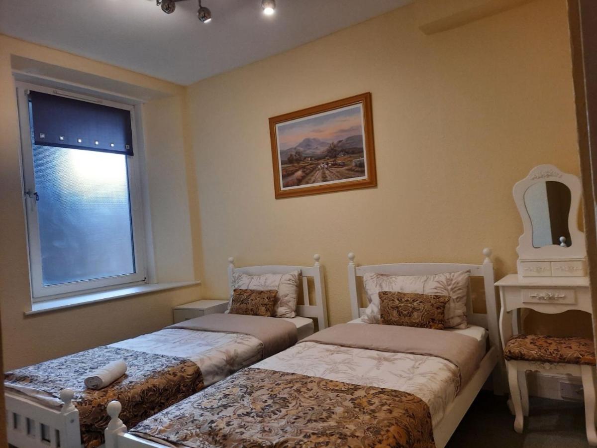 Cozy Central Apartment インヴァネス エクステリア 写真